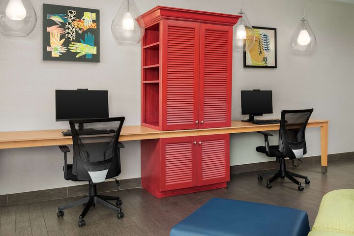 Business Center 26 of 26