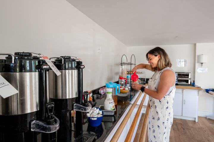 Breakfast/Coffee Service 90 of 106