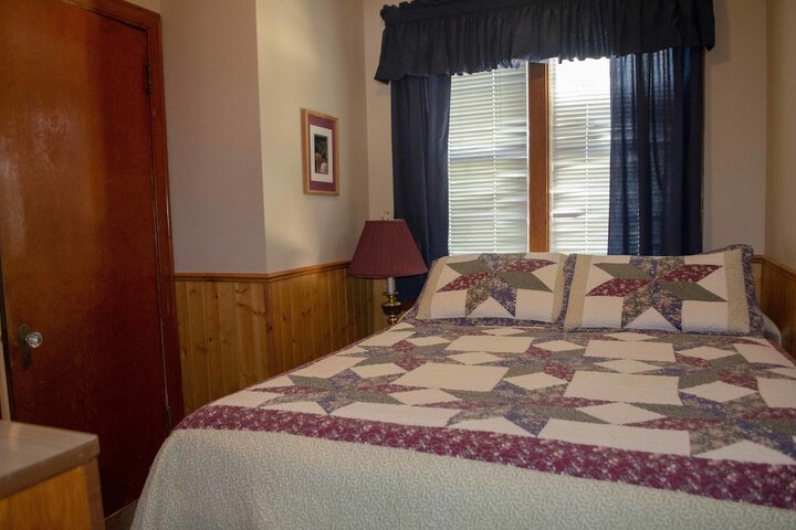 Crandell Mountain Lodge