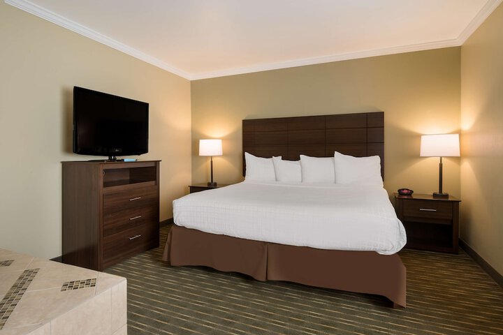 Room 10 of 31