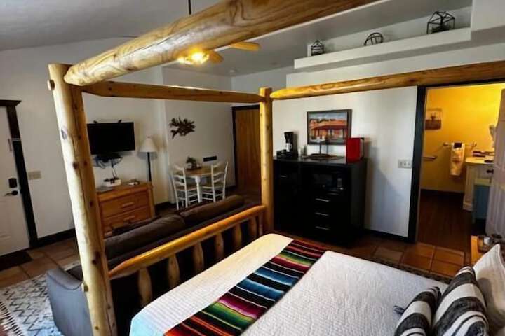 Room 11 of 38