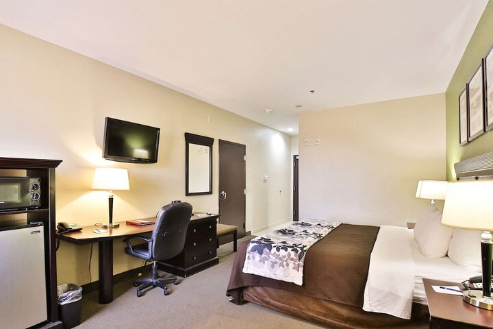 Room 80 of 103