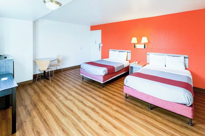 Studio 6 Suites – Bellflower Ca - Los Angeles