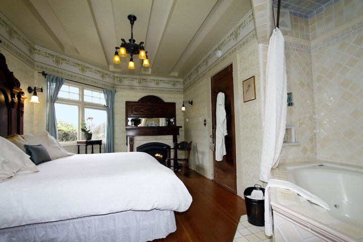 Room 9 of 57
