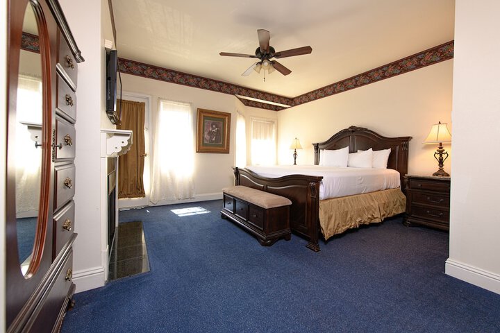 Room 27 of 118