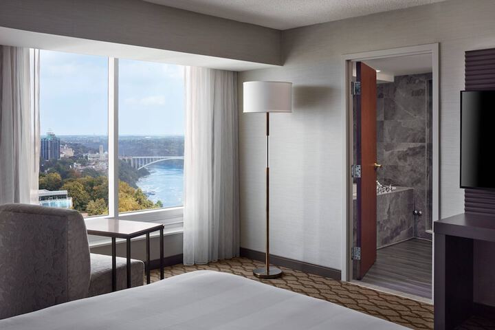 Room 52 of 100