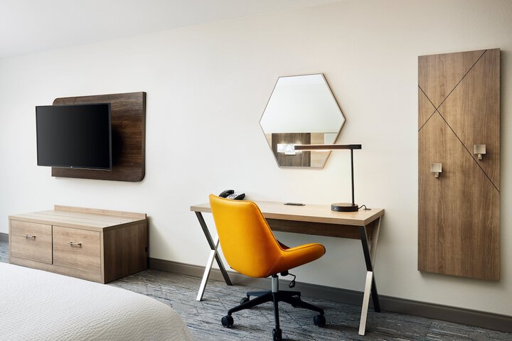 Room 37 of 60