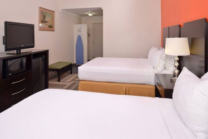 Room 21 of 37