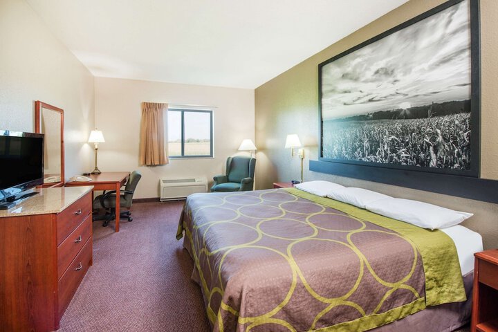 Room 10 of 17