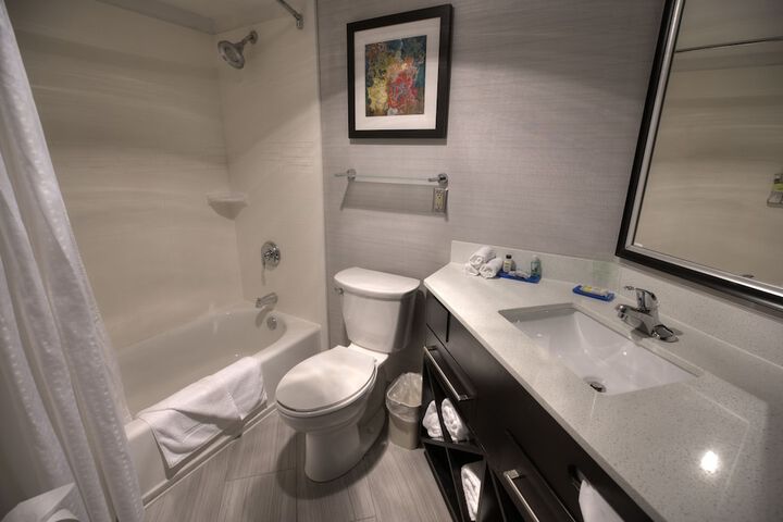 Holiday Inn Express Janesville - I-90 & US Hwy 14 by IHG