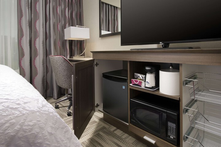 Room 13 of 27