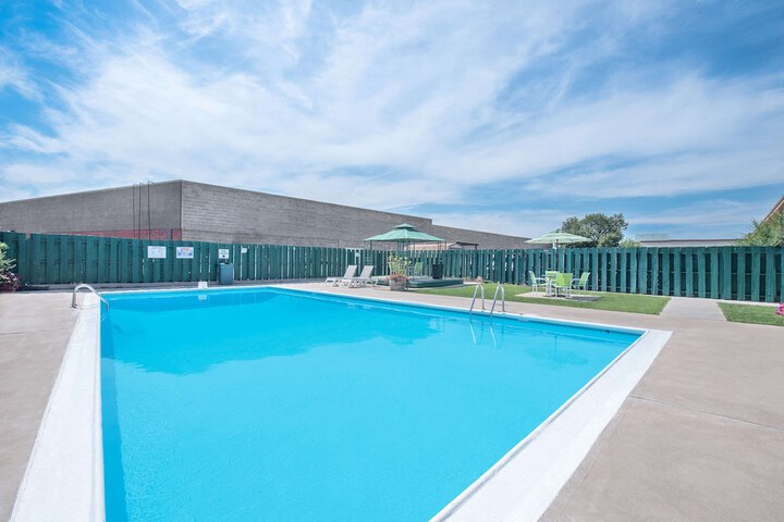 Pool 3 of 17