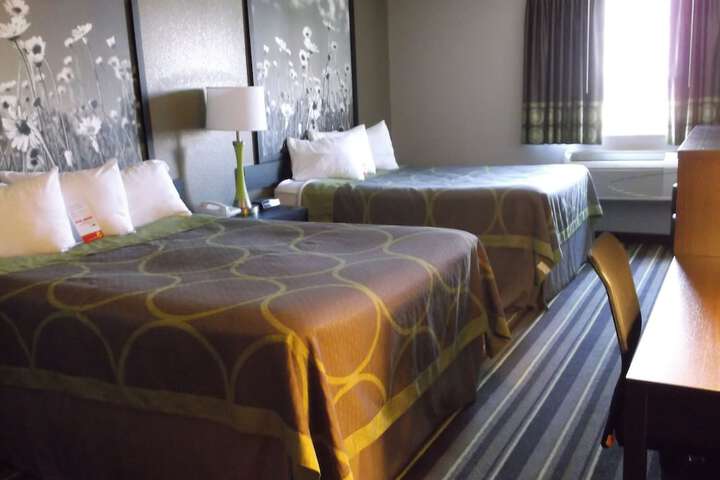 Super 8 by Wyndham Brookings