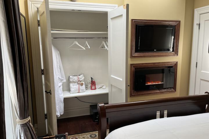 Room 32 of 119