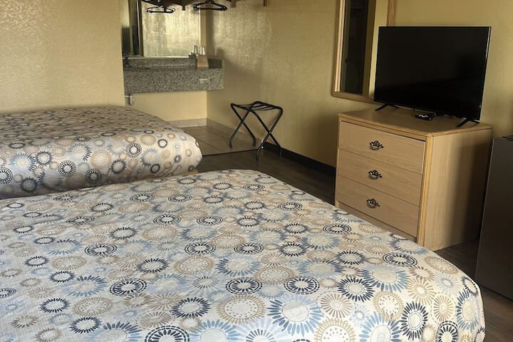 Room 83 of 91