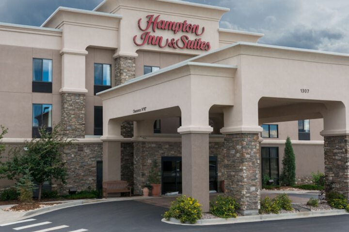 Hotel Exterior 81 of 82