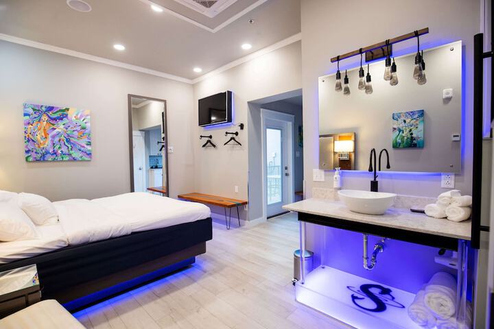 Room 52 of 140