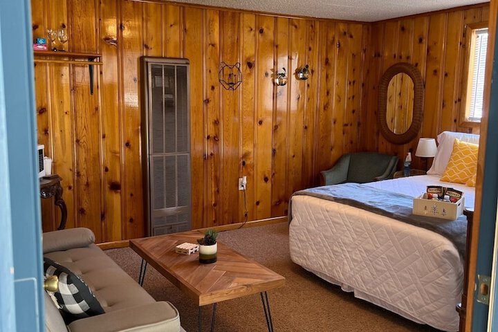 Room 180 of 236