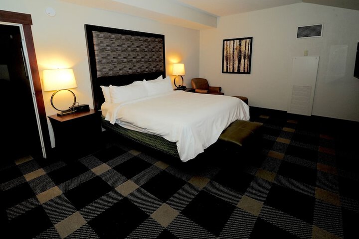 Heavenly Village Condos - Grand Residence