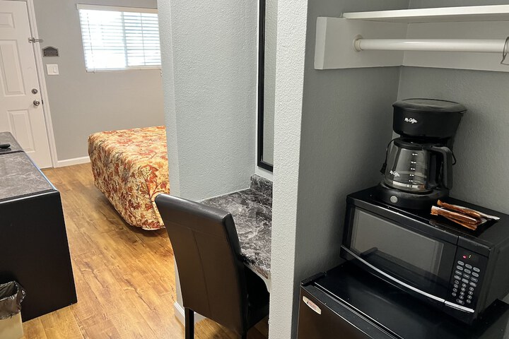 Room 17 of 26
