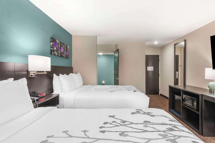 Room 26 of 34