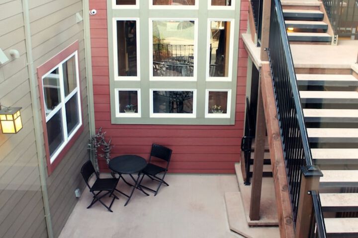 Hotel Exterior 75 of 78