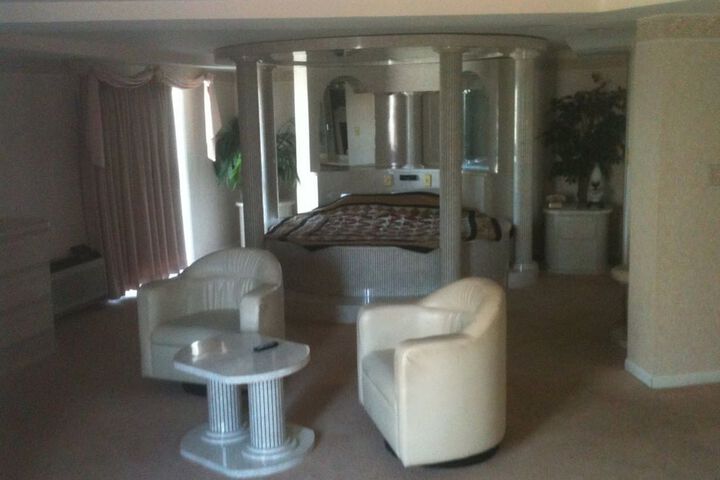 Room 13 of 14