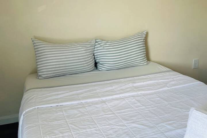 Room 9 of 11