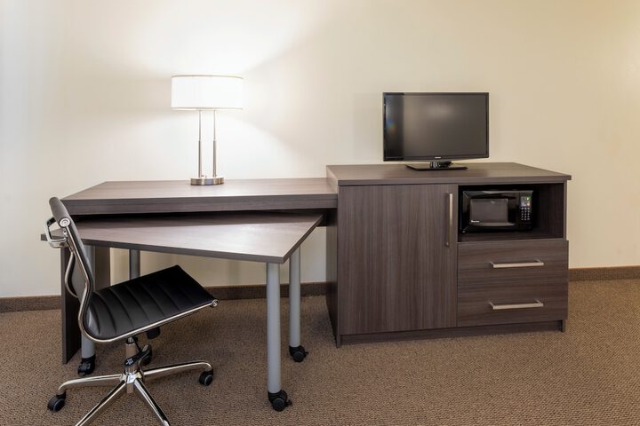 Paynesville Inn & Suites