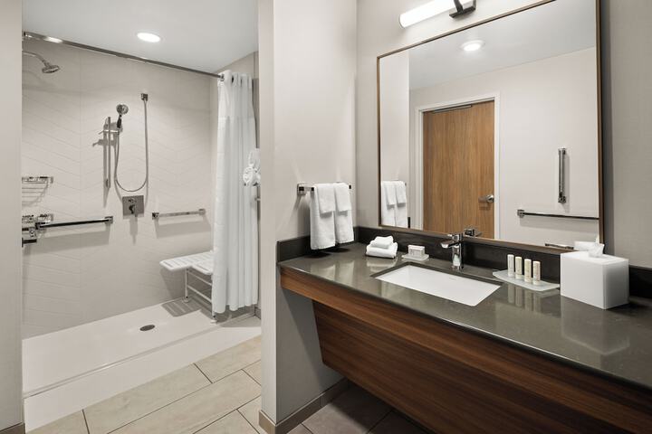 Room 13 of 25