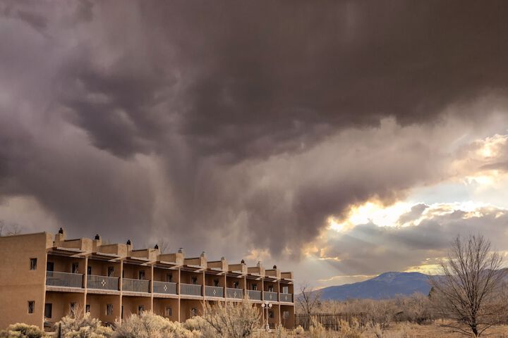 Sagebrush Inn & Suites