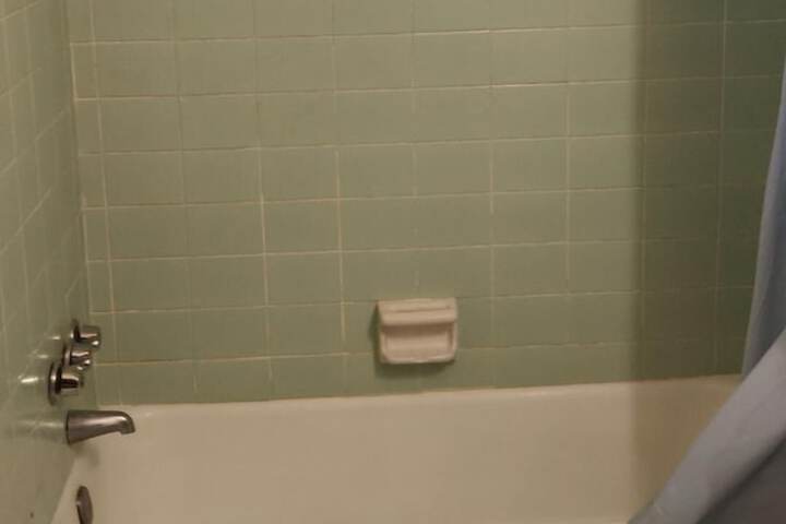 Room 25 of 27