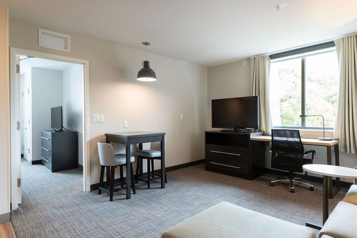 Room 10 of 20