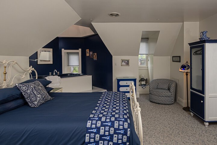 Room 32 of 47