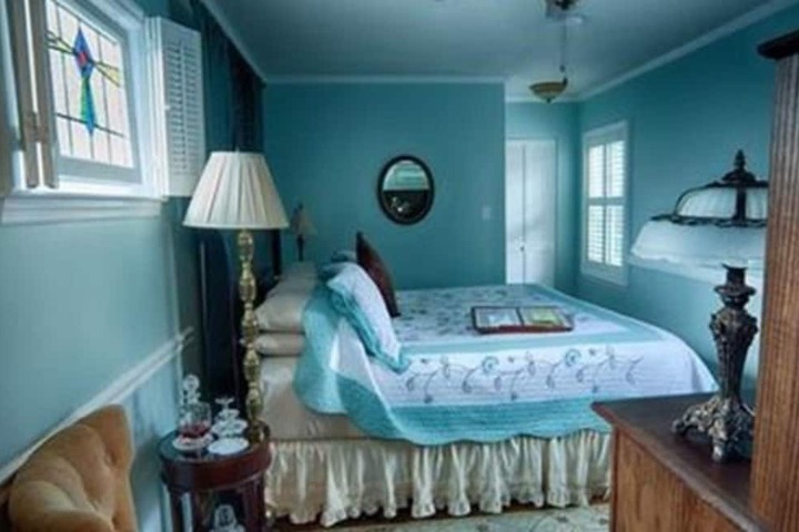 Room 147 of 196
