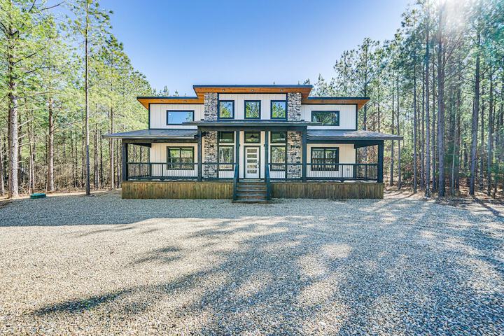 Near New Casino: Broken Bow Cabin w / Hot Tub