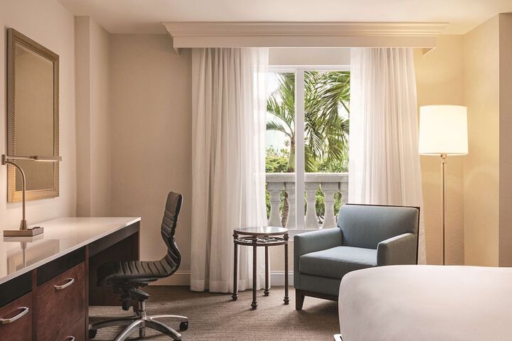 Hilton Naples