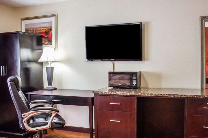 Room 12 of 33
