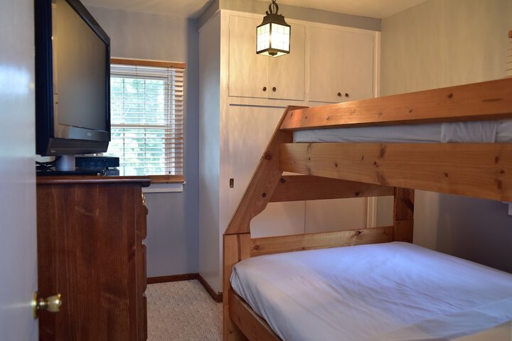 Room 50 of 143