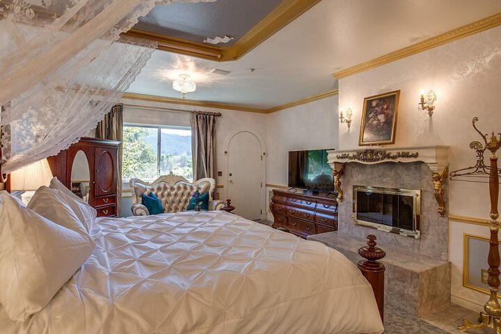 Room 27 of 30