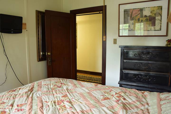 Room 24 of 156