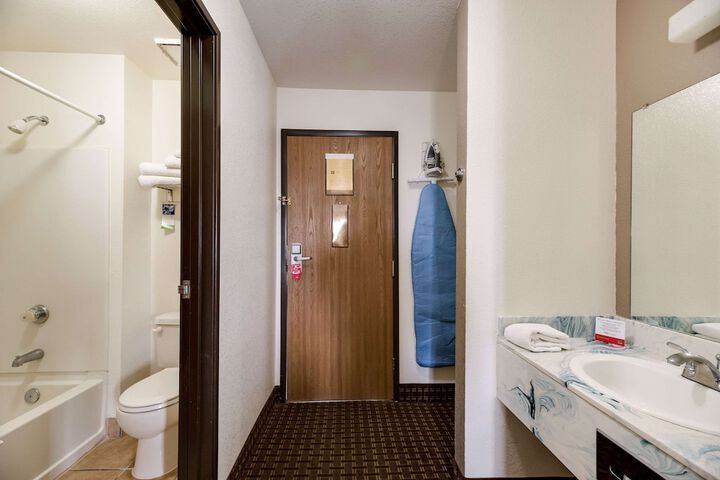 Room 25 of 32