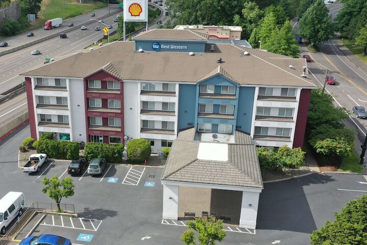 Best Western Lake Oswego / Portland Hotel & Suites