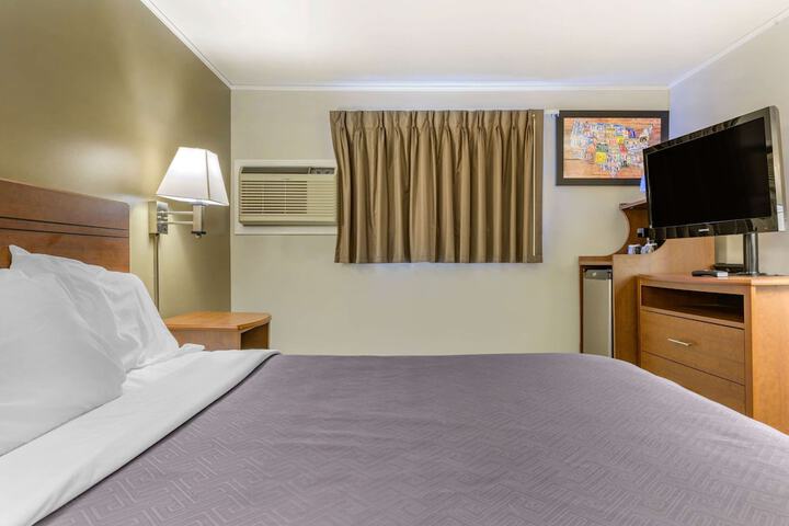 Room 13 of 50
