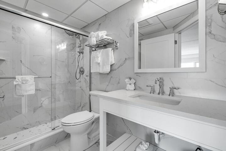Room 45 of 62