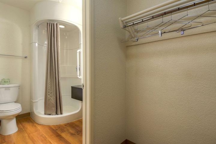 Room 14 of 25