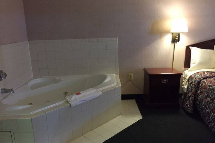 Hot Tub 20 of 20