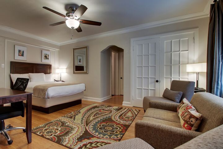 Room 102 of 117