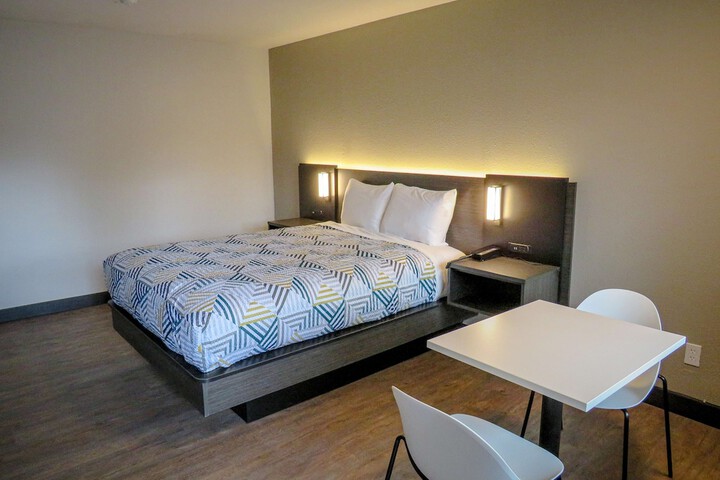 Room 30 of 37
