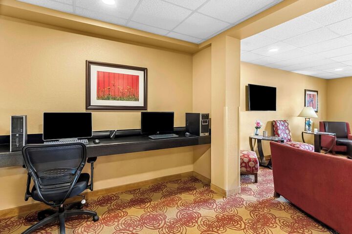 Business Center 39 of 39